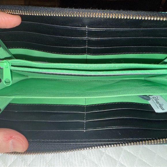 Dooney & Bourke 2018 Haunted Mansion Tote and Wallet Set - Picture 13 of 16